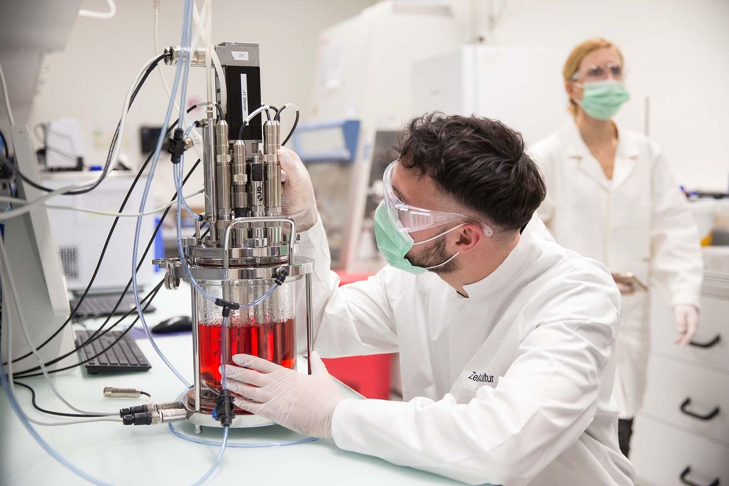 Laboratory bioreactor