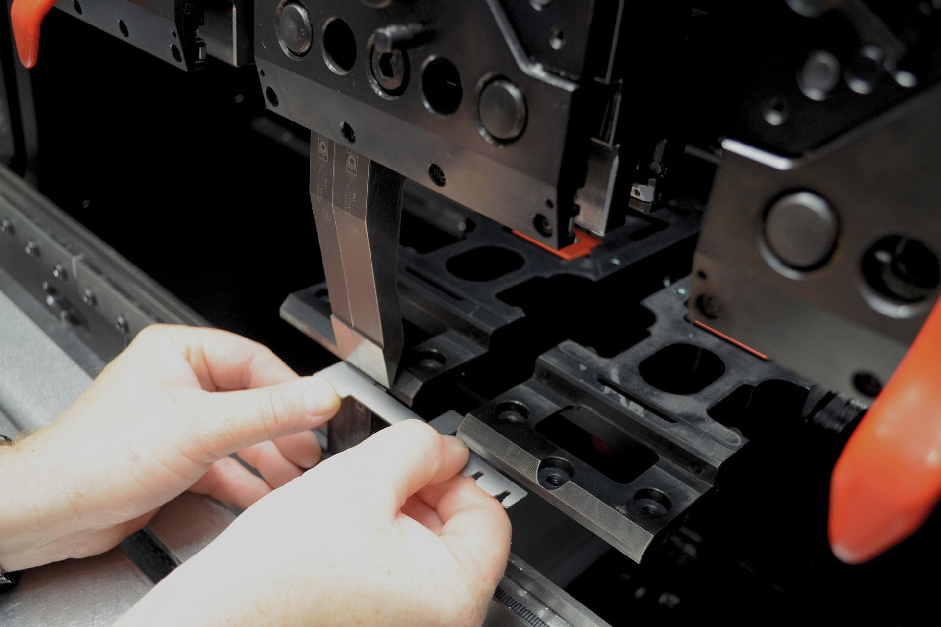 Sheet metal crimper