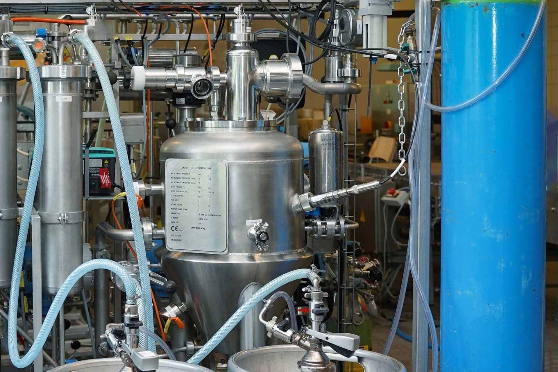 Experimental reactor for continuous mixed fermentation