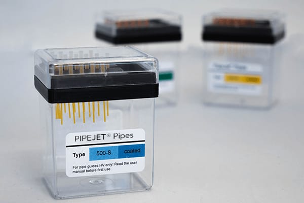 nanoliter drop-on-demand dispensing pipes