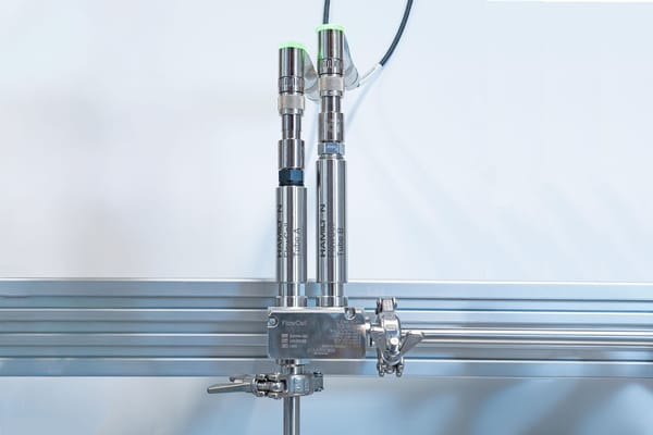 Flowcell flowthrough sensor housing