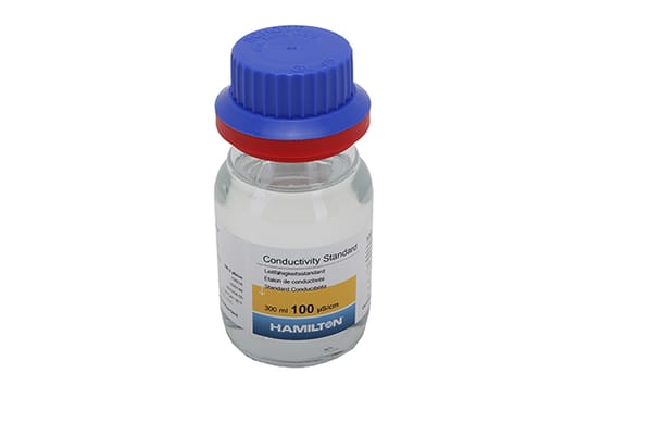 Hamilton Conductivity Standard 100 µS/cm, 300 mL clear glass bottle with blue cap