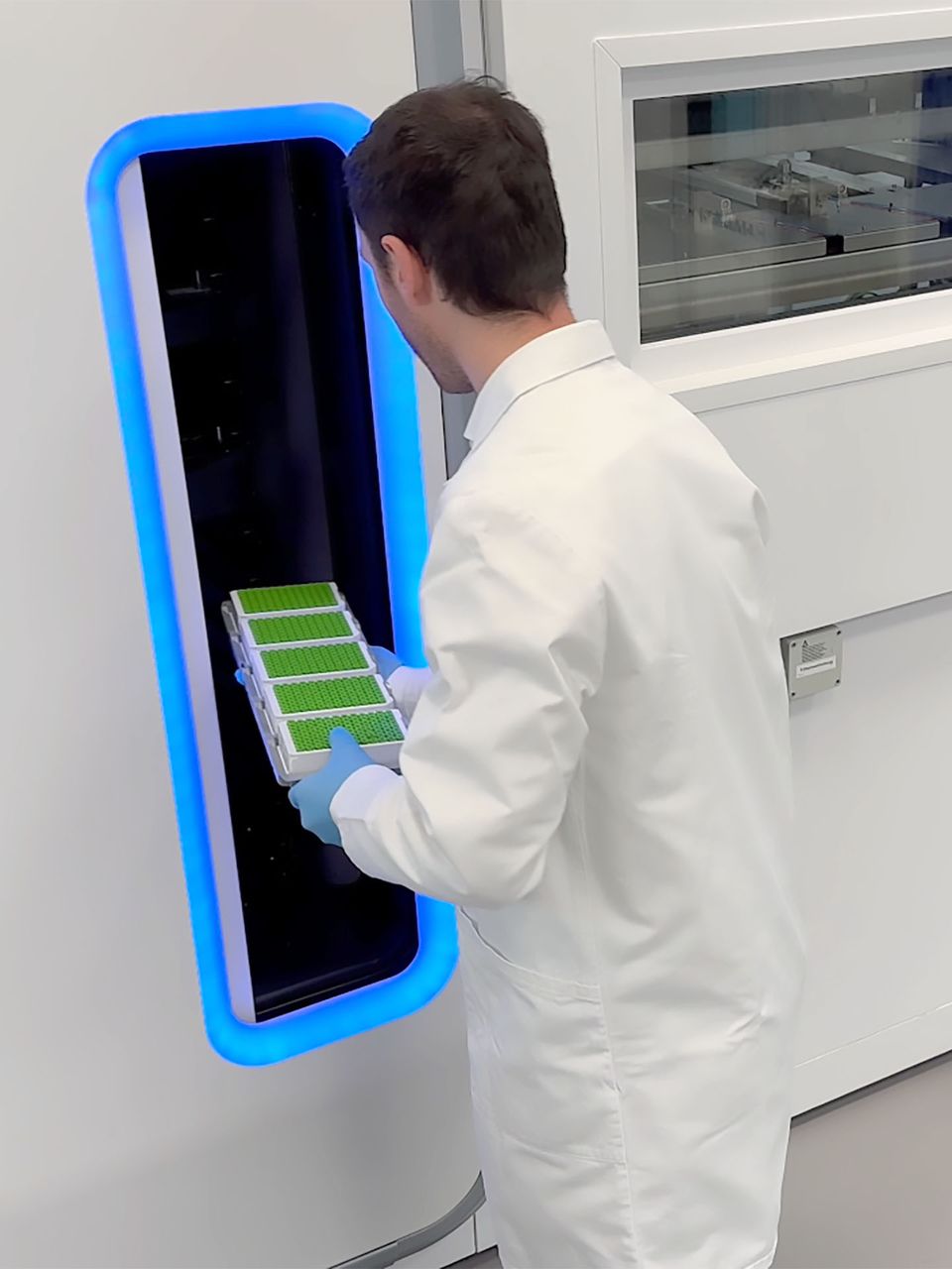 Verso users can load up to 100 tube racks at once